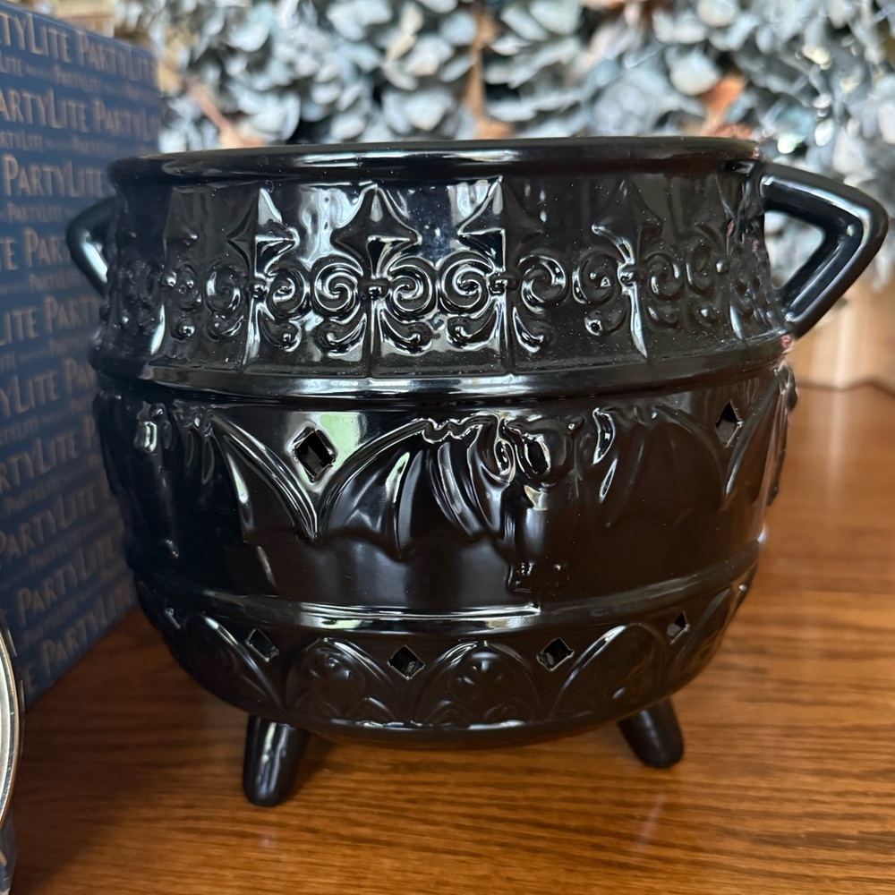PartyLite Halloween Spellbound Cauldron Jar Holder Black and Color Changing Base - Picture 11 of 15